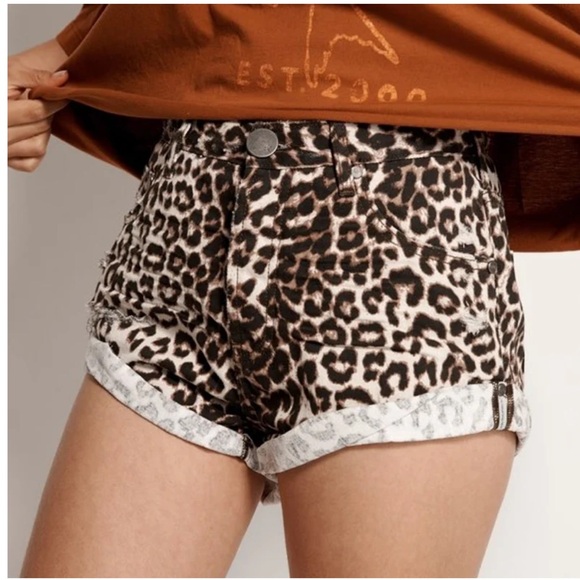 ONE teaspoon Animal Bandit Mid Waist Shorts - Picture 3 of 16